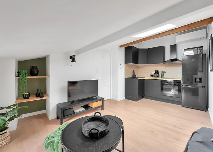 アパート Le Blackwood マザメ